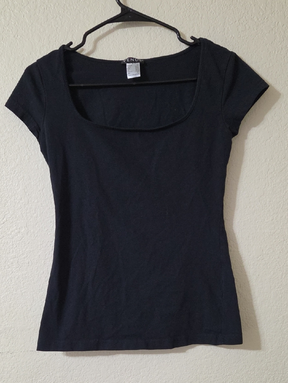 VENUS Black Scoop Neck Short Sleeve Tee